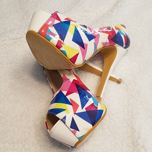 Shoes - Picture 5 of 8